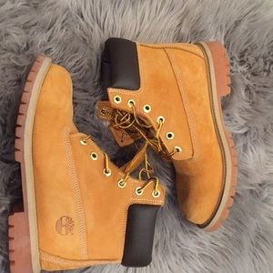 AUTHENTIC TIMBERLAND BOOTS